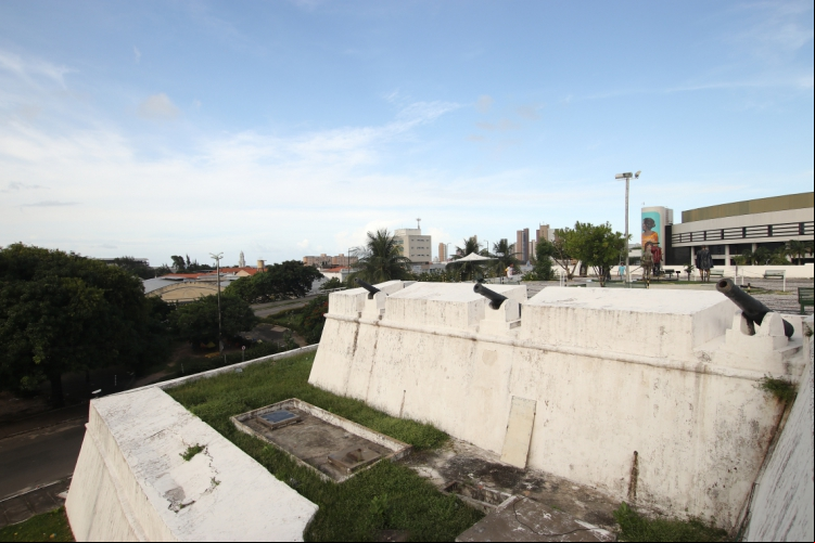10ª Região Militar do Exército funciona hoje no antigo espaço da Fortaleza de Nossa Senhora da Assunção (Aurélio Alves/O POVO)