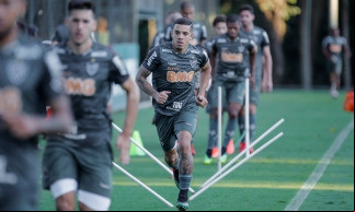 David Terans não viajou com o clube para recuperação física 