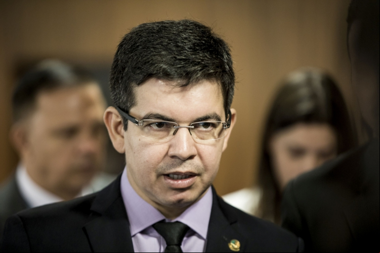 Randolfe Rodrigues, vice-presidente da Frente, também articula por uma nova I da Covid