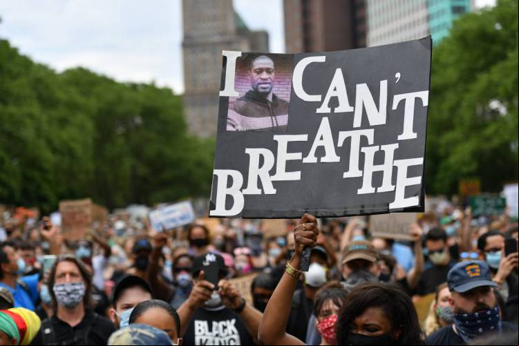 Protestos se espalham pelas ruas de Nova York após a morte de George Floyd durante ação policial violenta