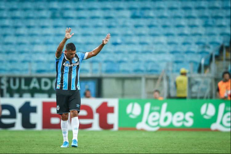 Diego Souza segue no Grêmio para 2022