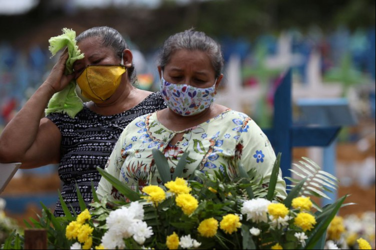 Dia de Finados: como a pandemia abalou o processo de luto