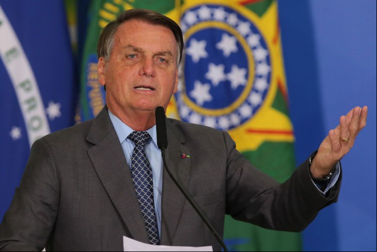 Bolsonaro deixou de comprar 130 milhões de doses da vacina contra a Covid-19