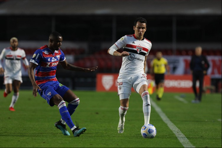 Fortaleza e São Paulo se enfrentam pela Copa do Brasil na Arena Castelão. Acompanhe com a rádio O POVO CBN todos os detalhes do embate. 