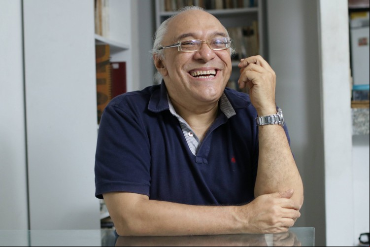 Ricardo Guilherme é ator, dramaturgo, diretor de teatro, contista, cronista, poeta, jornalista, historiador, memorialista e professor