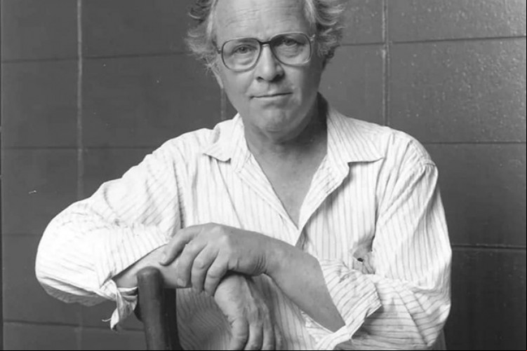 Fred Baur faleceu em 4 de maio de 2008, aos 89 anos, vítima de Alzheimer; ele foi enterrado dentro de sua maior criação: a embalagem de Pringles