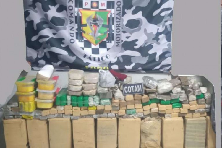 Droga apreendida em Pacatuba