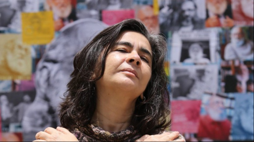 Mona Gadelha lança livro "Perfume Azul – Rock e transgressão em Fortaleza nos anos 70" nesta quinta, 13