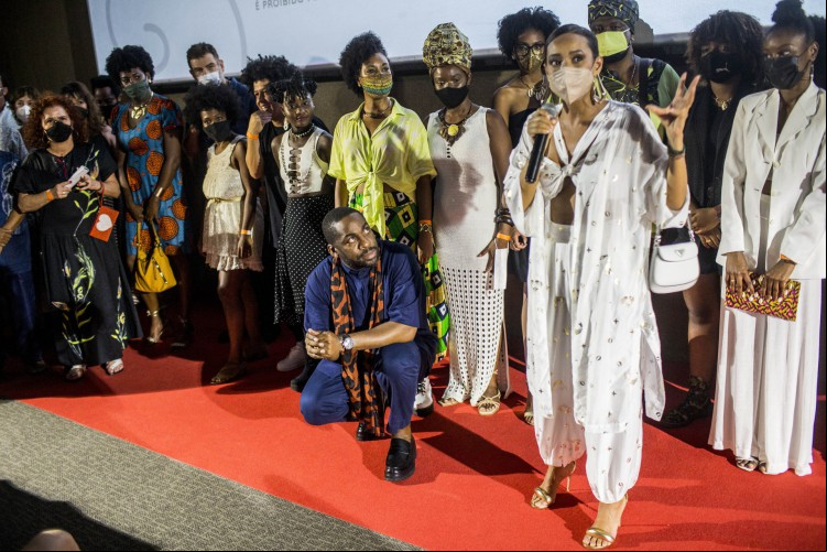 Tais Araujo, Lazaro Ramos e elenco do filme no Festival de Cinema do RJ