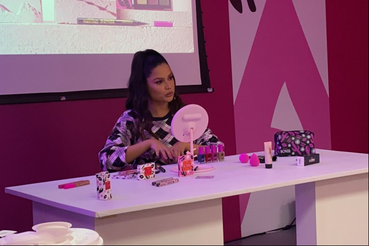 Juliette realizou uma masterclass com os produtos da coleção 'Bonita'