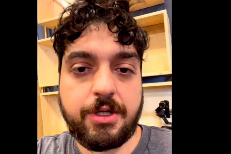 Monark saiu do Flow depois de defender partido nazista no Brasil