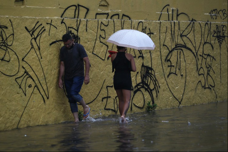 Aproximação da Zona de Convergência Intertropical traz maior possibilidade de chuvas para o fim de semana no Ceará.