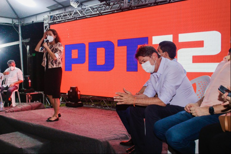 FORTALEZA, CEARÁ, 10-03-2022: Encontro regional do PDT para apresentação dos pré-candidatos. (Foto: Fernanda Barros/ O Povo) FORTALEZA, CEARÁ, 10-03-2022: Encontro regional do PDT para apresentação dos pré-candidatos. (Foto: Fernanda Barros/ O Povo)