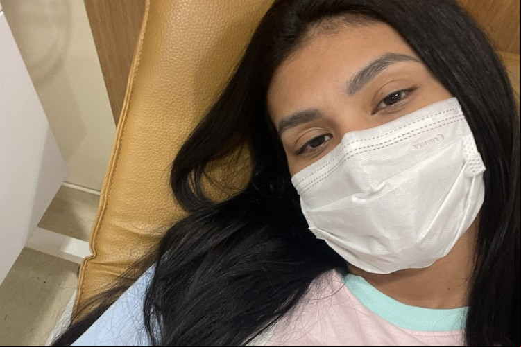 A cantora Pocah precisou ir ao Hospital após ter prender gases
