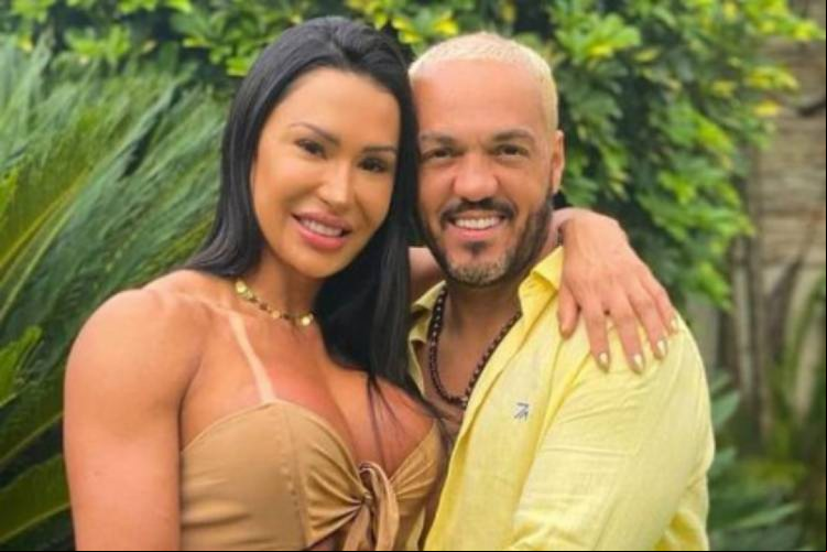 Depois de anunciarem fim do relacionamento de 16 anos, Gracyanne Barbosa e Belo voltam a morar juntos na mesma casa no Rio de Janeiro