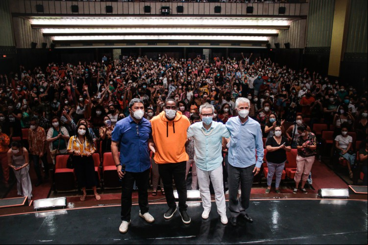 'Medida Provisória', filme dirigido por Lázaro Ramos, teve sua pré-estreia no Cineteatro São Luiz na quarta-feira, 13 de abril (Foto: Fernanda Barros/ O Povo)