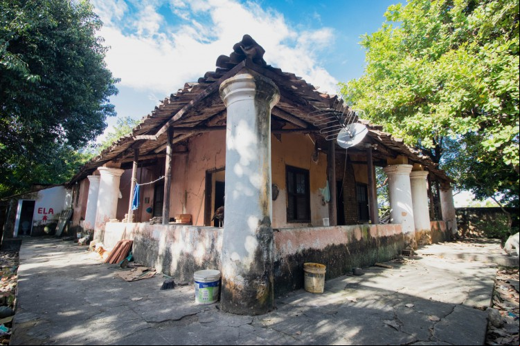 CONSTRUÍDA em 1802, a Chácara Salubre ainda resiste na
avenida Mister Hull, no Padre Andrade, em Fortaleza