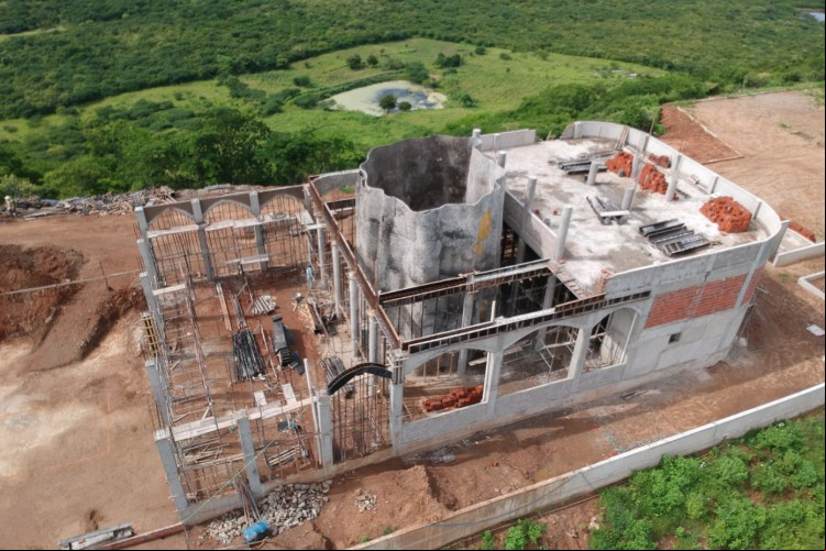 Obras do monumento de Santo Antônio, em Caridade, avançam 25%