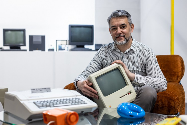 Jacek Lupina, proprietário do Apple Museum