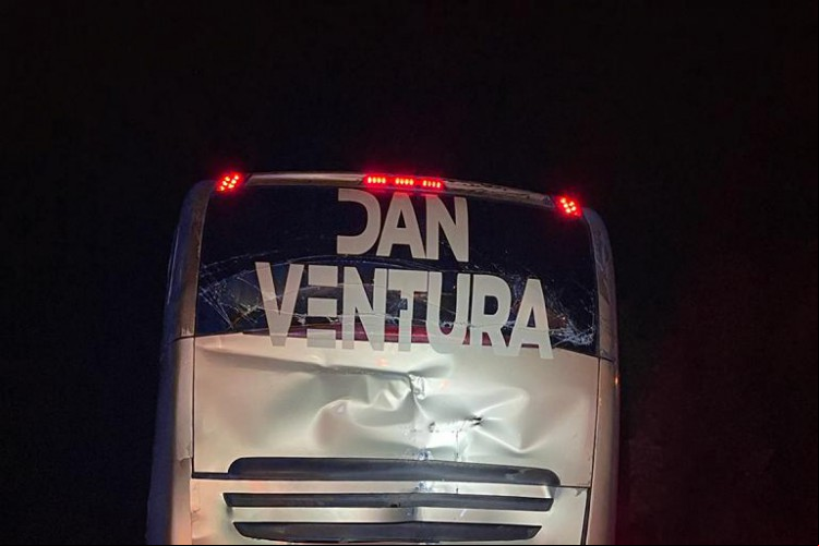 Acidente envolveu o cantor Toca do Vale e dois ônibus em Tabuleiro do Norte