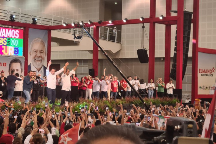 Convenção que irá oficializar as candidaturas de Elmano para o governo e Camilo para o Senado.