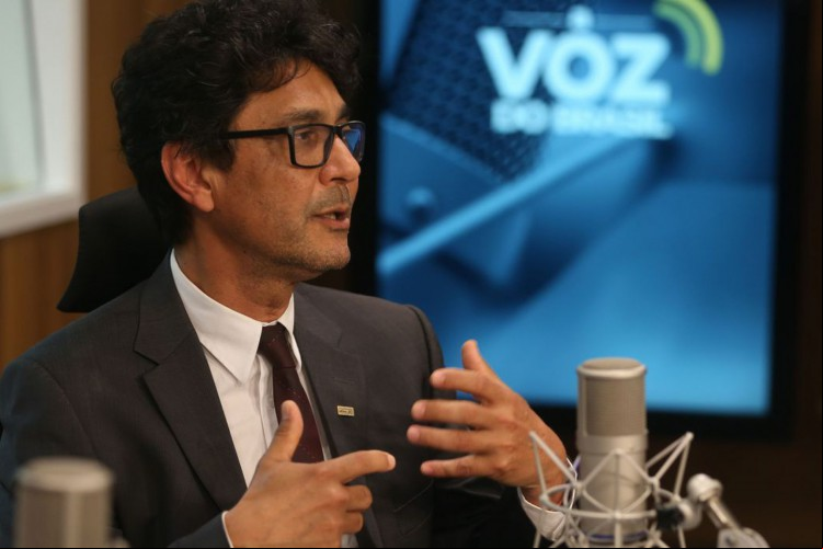 O presidente do Instituto Nacional de Estudos e Pesquisas Educacionais Anísio Teixeira (Inep), Carlos Moreno, é o entrevistado no programa A Voz do Brasil,