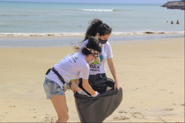 Ação na Praia de Iracema celebra Dia Mundial de Limpezas de Praias, Rios e Lagoas neste sábado, 17