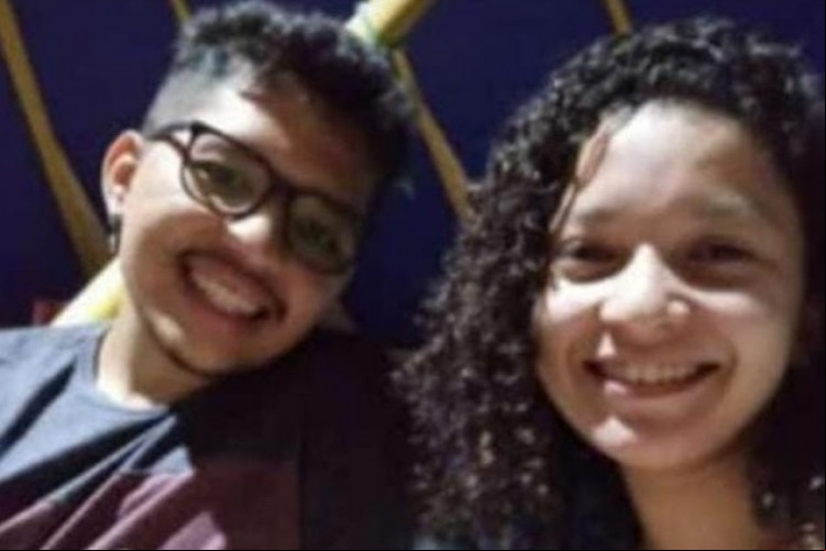 Casal Matheus Alves Varela e Sabrina Rodrigues de Abreu, ambos de 22 anos, foi encontrado morto dentro do carro