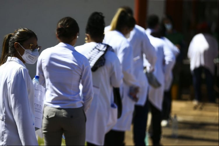 Sesa disponibiliza mais de 900 vagas de residência em várias áreas da Saúde