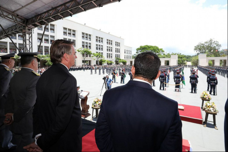 Presidente Bolsonaro durante participação de formatura de cadetes na Aman