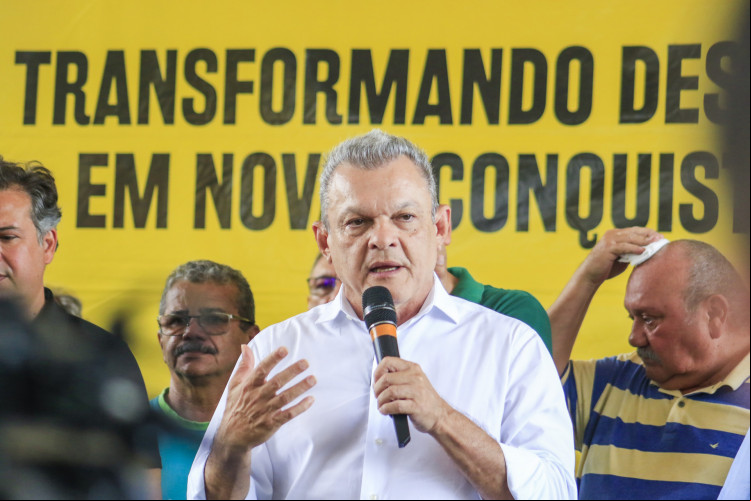 Prefeito José Sarto sancionou a taxa do lixo em Fortaleza