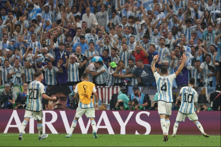 Torcida argentina e estádio na Copa do Mundo do Catar