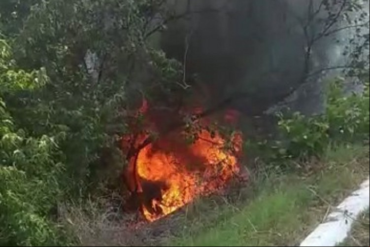 Carro pegou fogo e casal morreu carbonizado