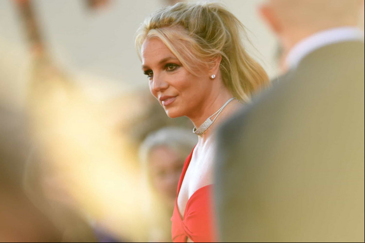Shonda Rhimes e outros artistas estão interessados em adaptar autobiografia de Britney Spears para o cinema