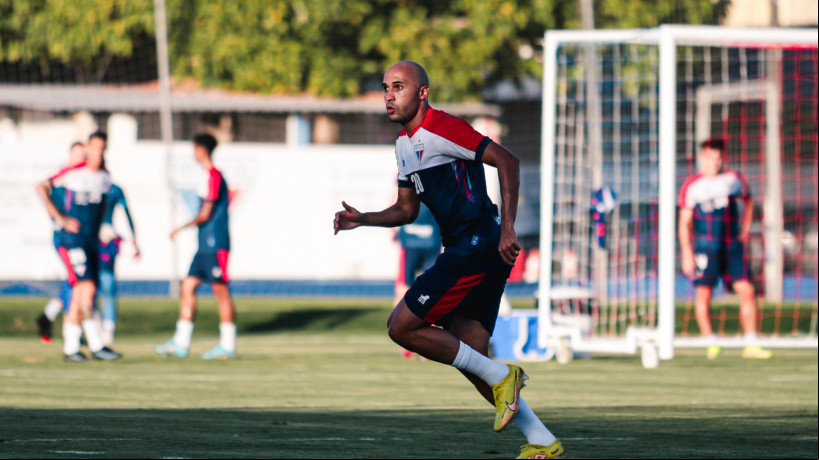 Lateral-direito Dudu em treino do Fortaleza no Centro de Excelência Alcides Santos, no Pici