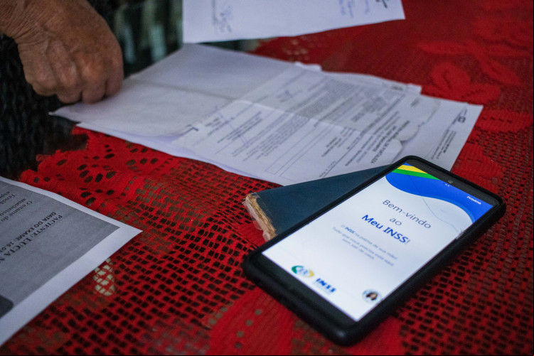 Contestação dos valores descontados se dará pelo aplicativo ou pelo número de telefone, apenas