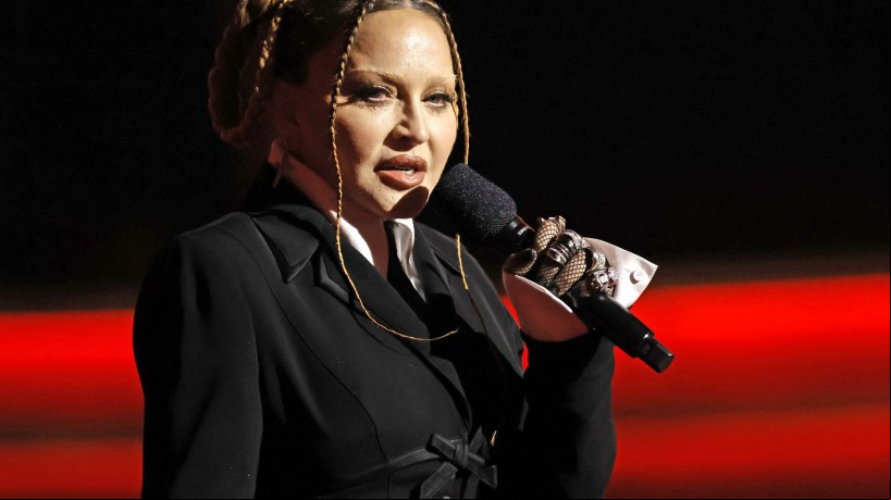 Madonna se recupera de uma infecção bacteriana que a levou a ficar internada na UTI e adiar turnê mundial