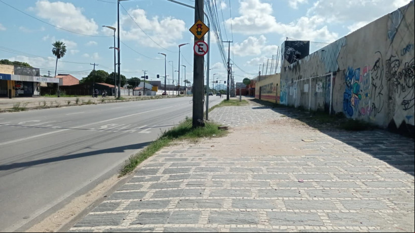 A vítima de 27 anos não sobreviveu ao ataque e morreu no bairro Siqueira. A Polícia Civil do Estado do Ceará investiga o caso como homicídio doloso