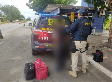 Os frascos foram encontrados nas bagagens de um ageiro que vinha do Rio de Janeiro com destino a Sobral 