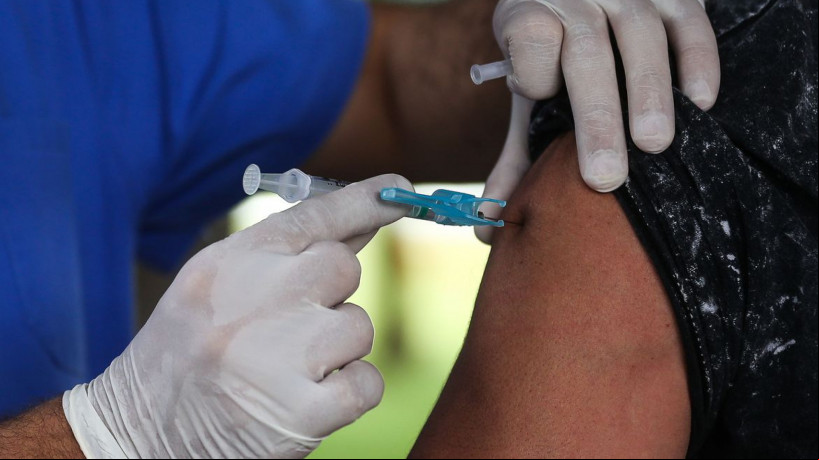 Movimentação de idosos no posto da 612 Sul para Vacinação contra Influenza