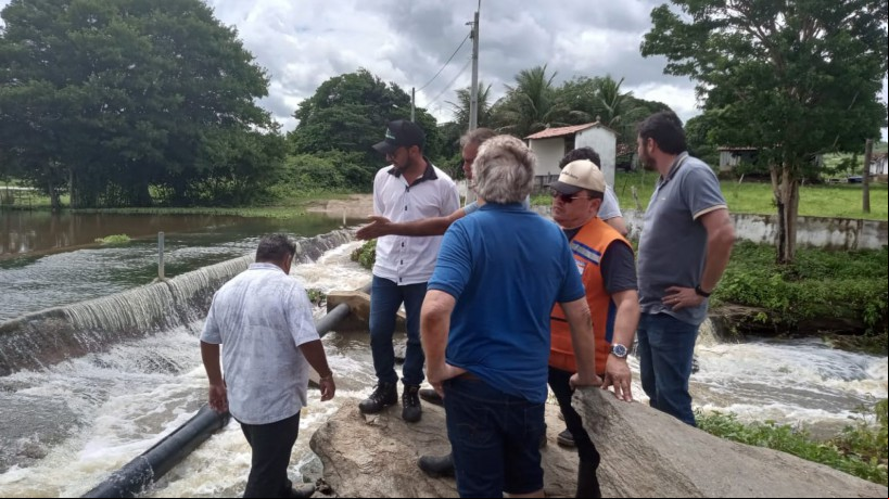 Técnicos da Defesa Civil do Estado foram ao local verificar a segurança das barragens de Pedra Branca