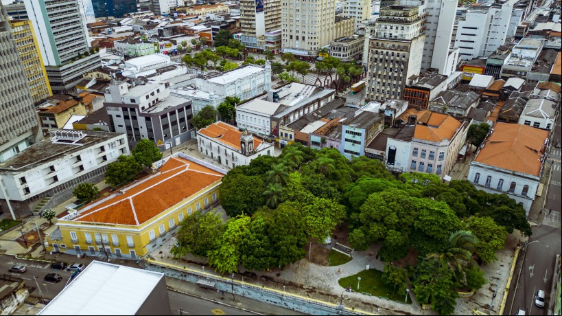 O Plano Diretor busca orientar o crescimento ordenado de Fortaleza, garantindo o o aos serviços públicos, a qualidade de vida da população e a preservação do meio ambiente