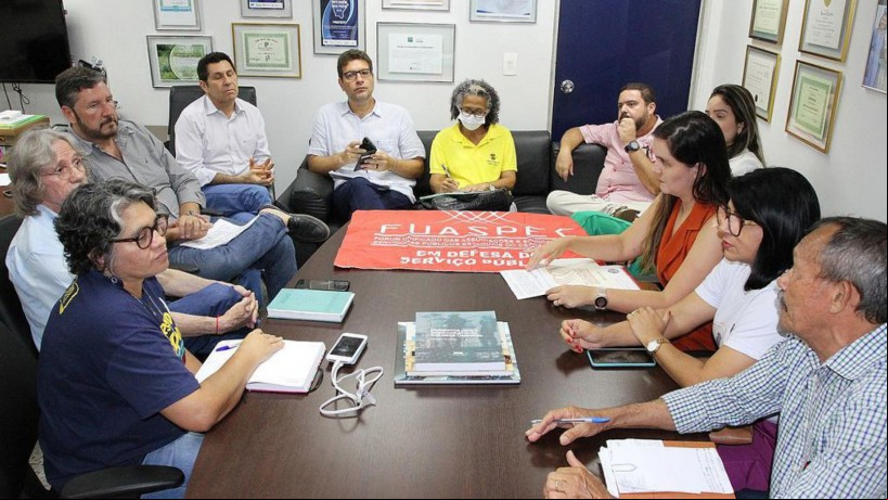 Servidores públicos se reuniram com líder do governo sobre proposta de reajuste