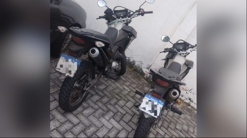 Os veículos estavam com sinais identificadores adulterados