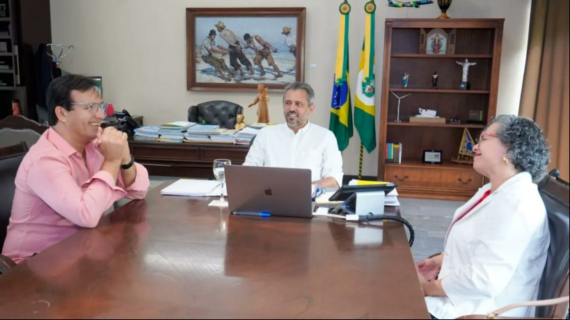 Custódio Almeida, governador Elmano de Freitas e Diana Azevedo