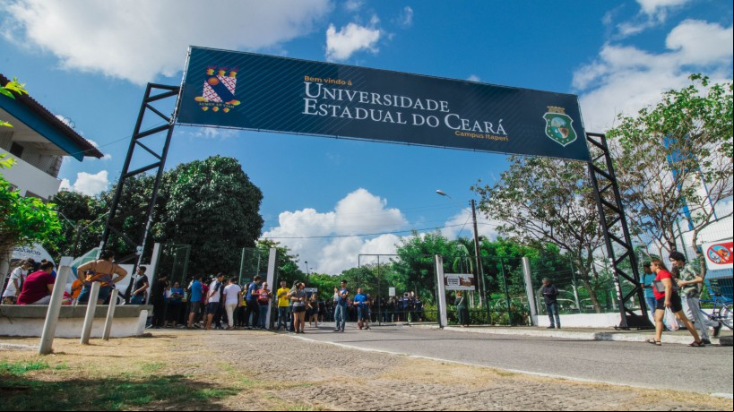 Estudantes precisam comprovar renda mensal para poderem participar da seleção