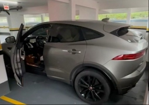 Carro apreendido avaliado em R$ 300 mil Carro apreendido avaliado em R$ 300 mil