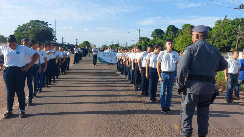 Foto de apoio ilustrativo. Municípios cearenses que adotaram modelo cívico-militar vão manter proposta de ensino mesmo com extinção do programa pelo MEC