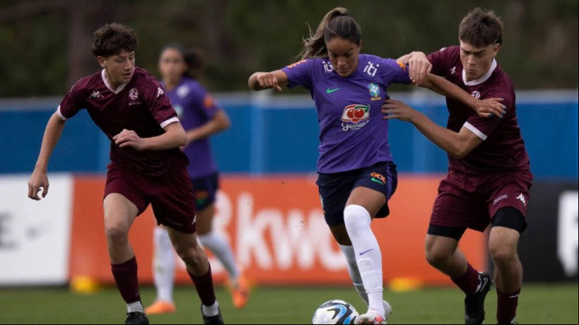 Seleção feminina realizou último jogo-treino antes de estreia na Copa do Mundo