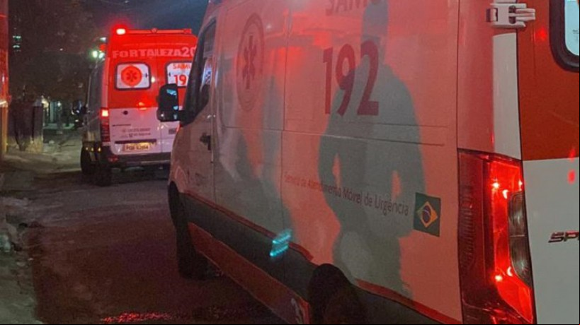 Ambulâncias do Samu foram acionadas para socorrer a vítima e o autuado